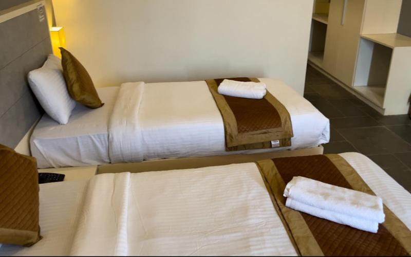 Hotel Dwarawata Dharwad Bagian luar foto