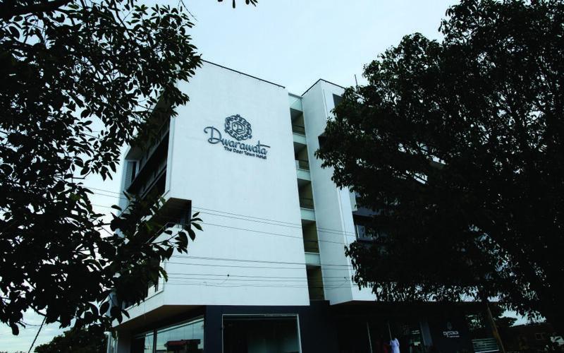 Hotel Dwarawata Dharwad Bagian luar foto
